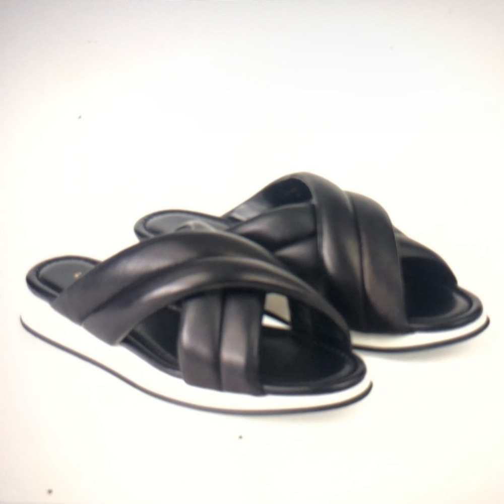 NWOT Lafayette 148 New York Perle Black Slide
Sandal
